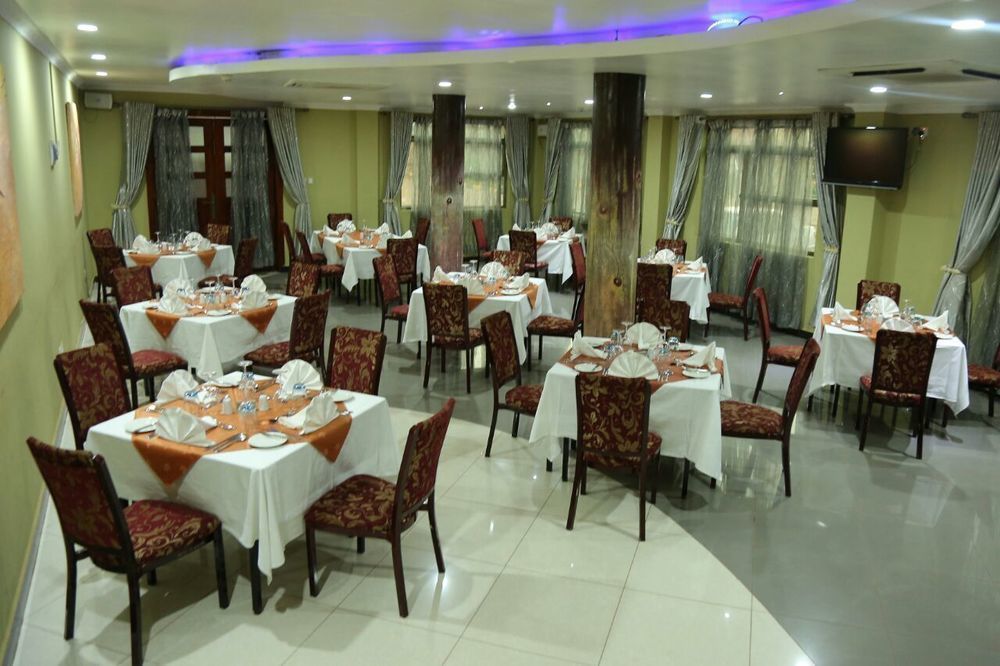 La Grande Hotel Kampala Exterior foto