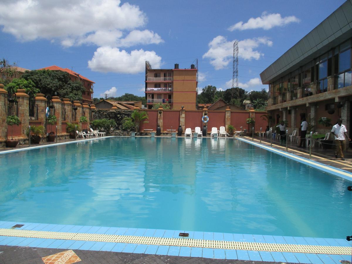 La Grande Hotel Kampala Exterior foto