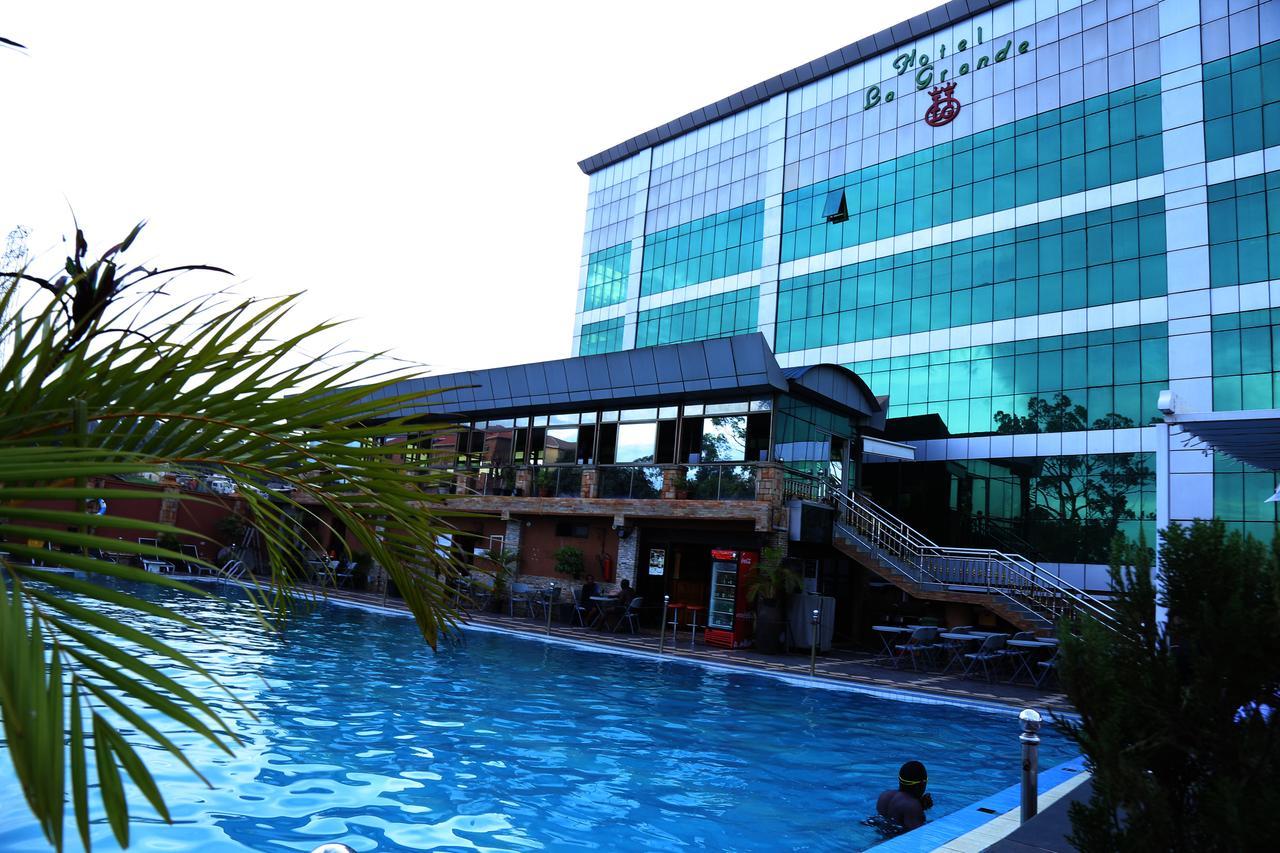 La Grande Hotel Kampala Exterior foto