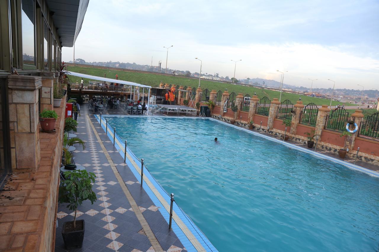La Grande Hotel Kampala Exterior foto